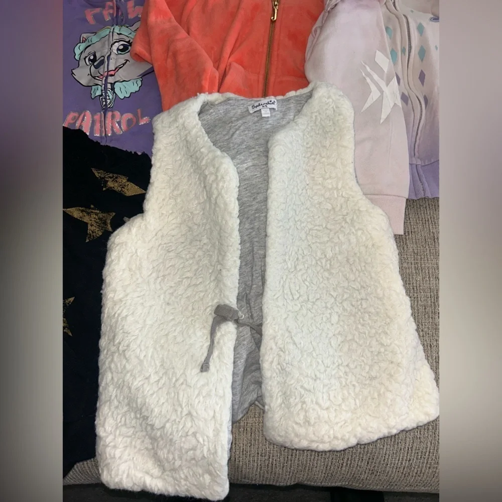 Lot of 6 zip up hoodies and vest for girls size 4 and 5